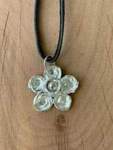 Load image into Gallery viewer, Watercast Flower Necklace