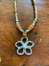 Load image into Gallery viewer, 5 Petal Beaded Flower Necklace