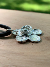 Load image into Gallery viewer, Watercast Flower Necklace